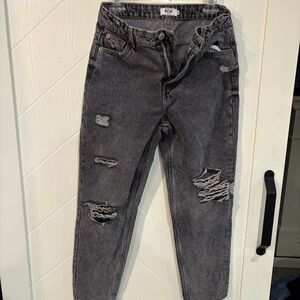 Mom jeans refuge size 05  black distressed ripped